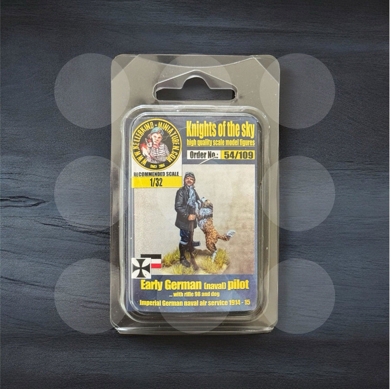 1/32 German naval pilot with rifle 98 and dog - Gothaforce