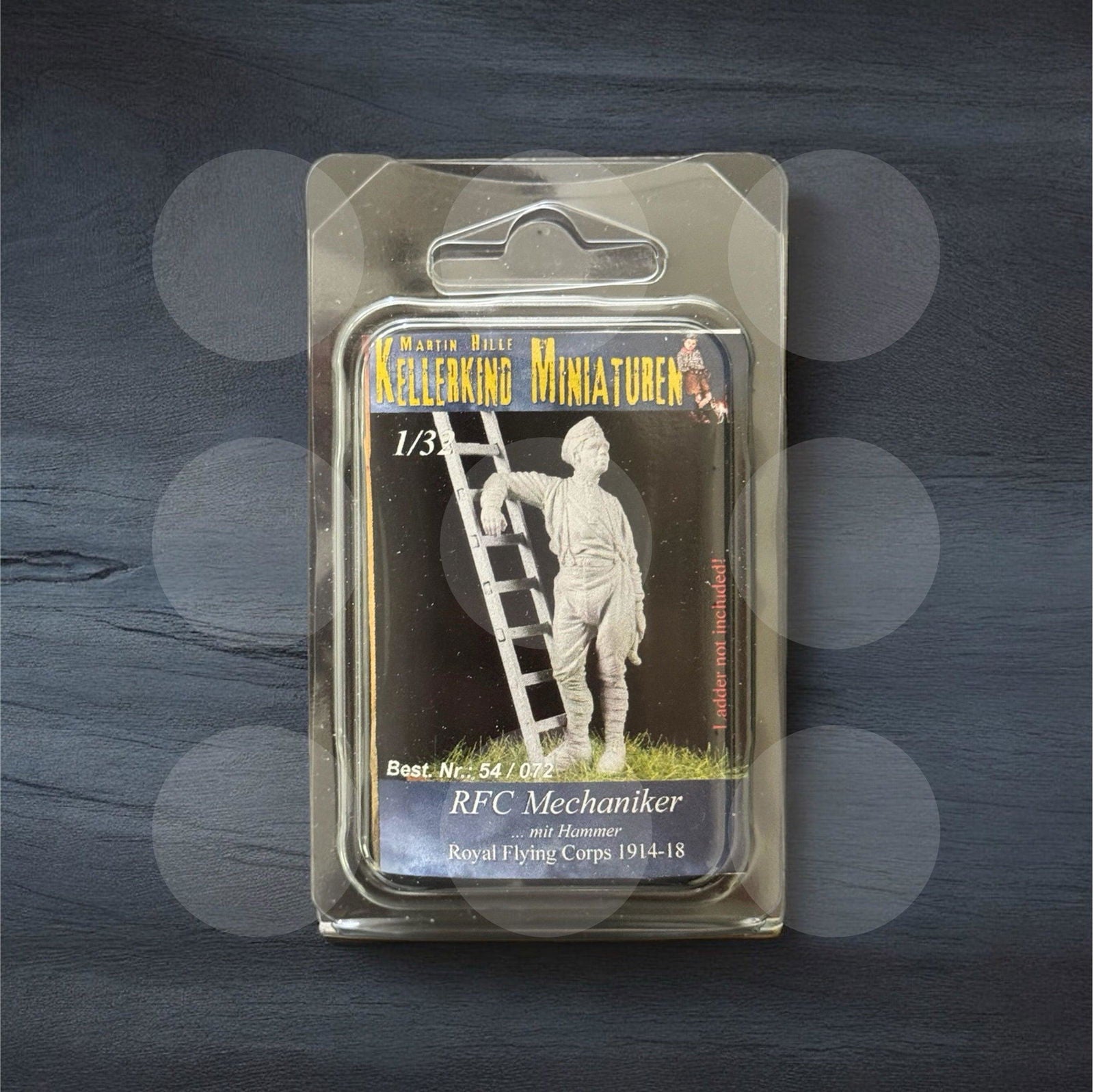 1/32 RFC mechanic with hammer - Gothaforce