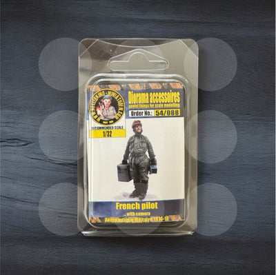 1/32 French pilot with camera - Gothaforce