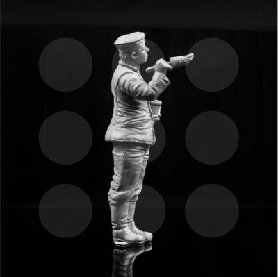 1/32 German mechanic with paintbrush - Gothaforce