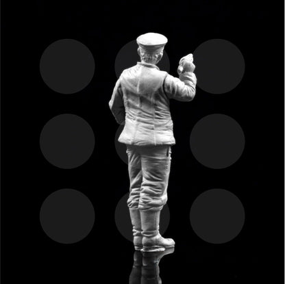 1/32 German mechanic with paintbrush - Gothaforce