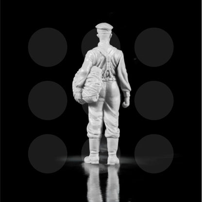 1/32 German mechanic with parachute - Gothaforce