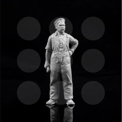 Kellerkind Miniaturen - German mechanic with wrench - 1/3 scale 54017