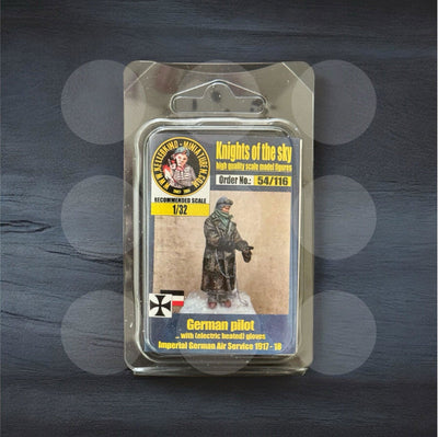 1/32 German pilot with electric heated gloves - Gothaforce