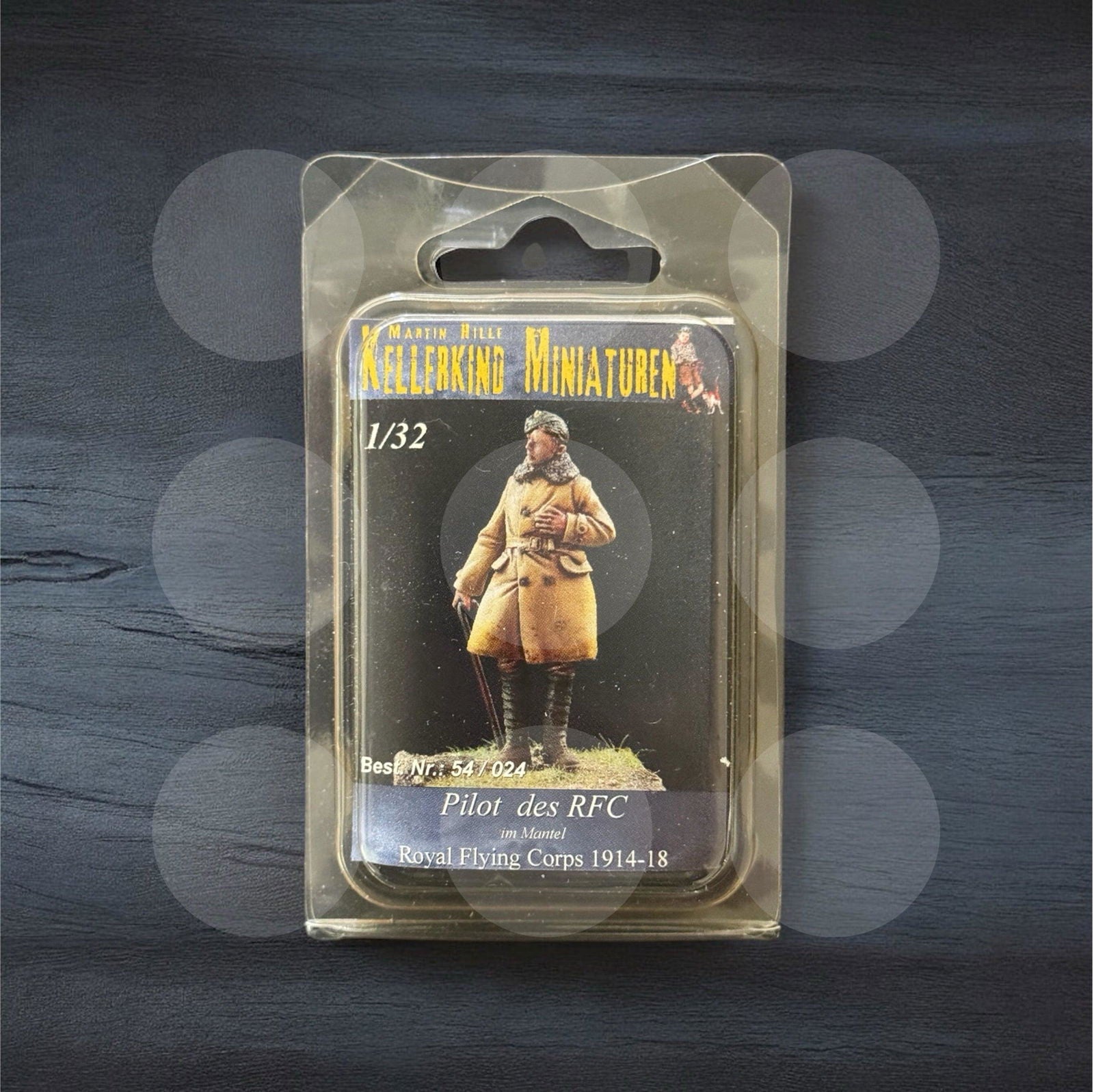 1/32 RFC pilot in coat - Gothaforce